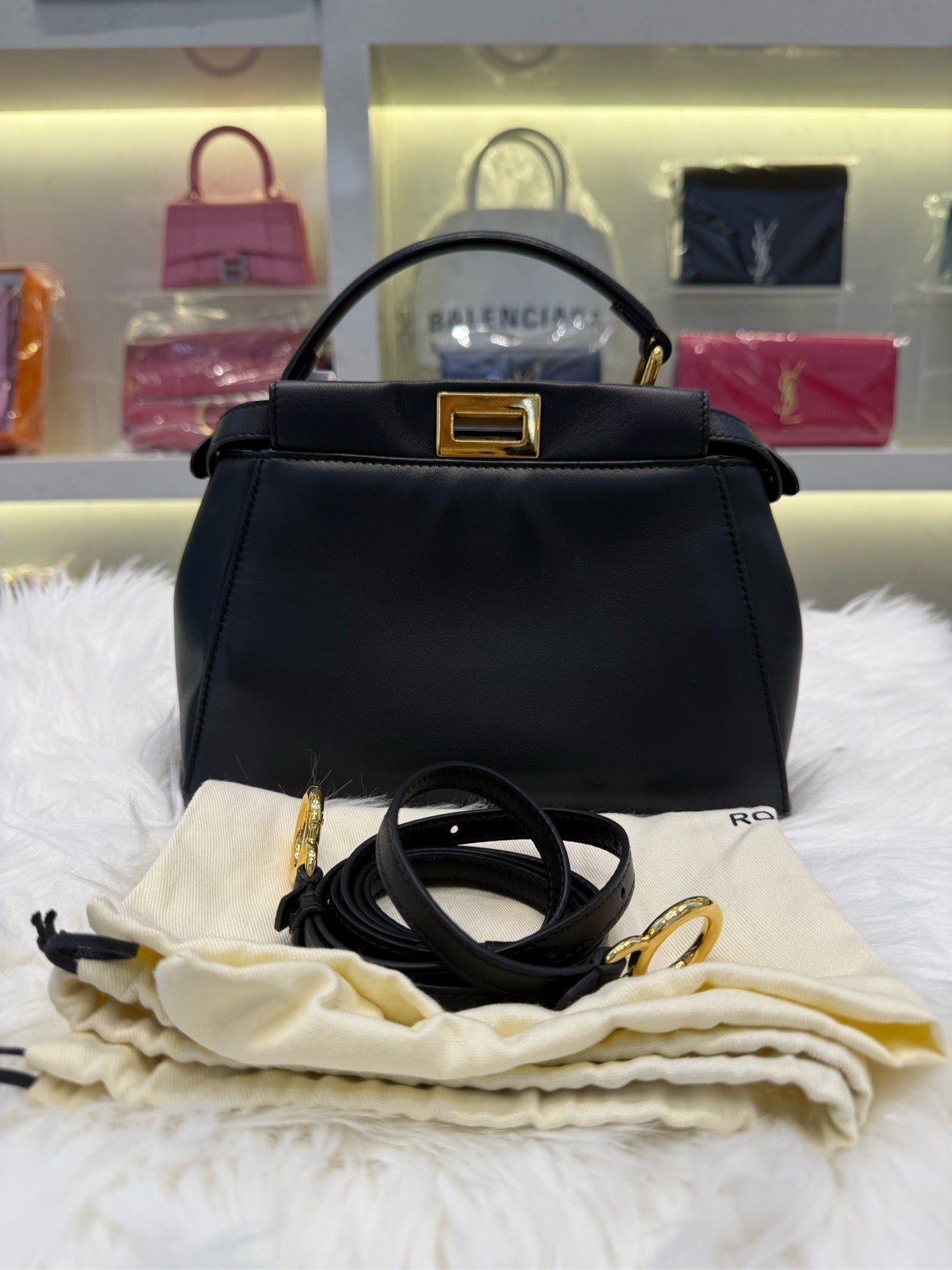 Fendi - Peekaboo - Leather - Black - (medium)