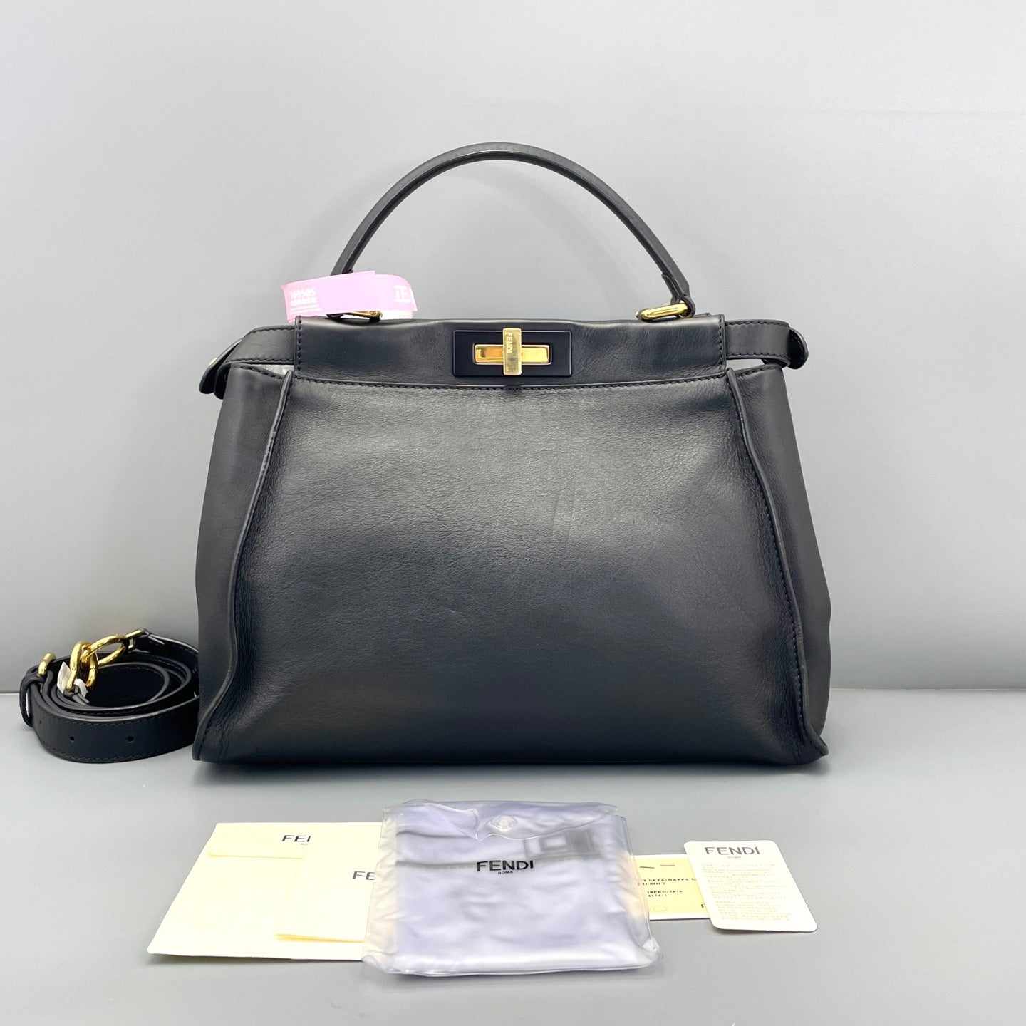 Fendi - Peekaboo - Leather - Black - (medium)