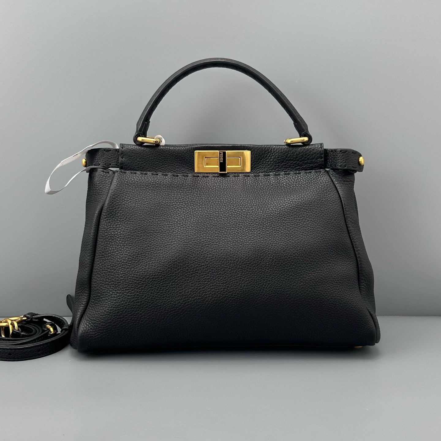 Fendi - Peekaboo - Leather - Black - (Medium)
