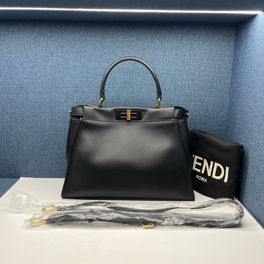 Fendi - Peekaboo - Leather - Black - (medium)