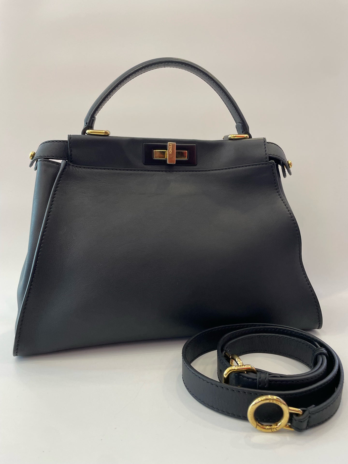 Fendi - Peekaboo - Leather - Black - (medium)