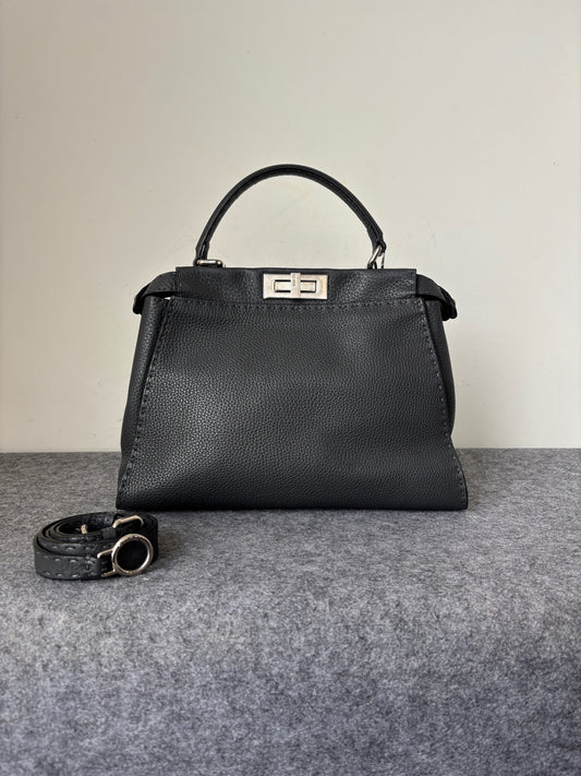 Fendi - Peekaboo - Leather - Black - (Medium)