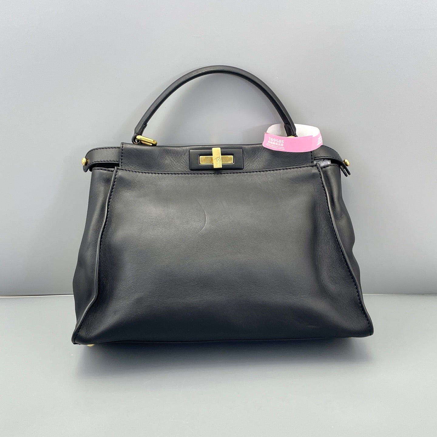 Fendi - Peekaboo - Leather - Black - (medium)