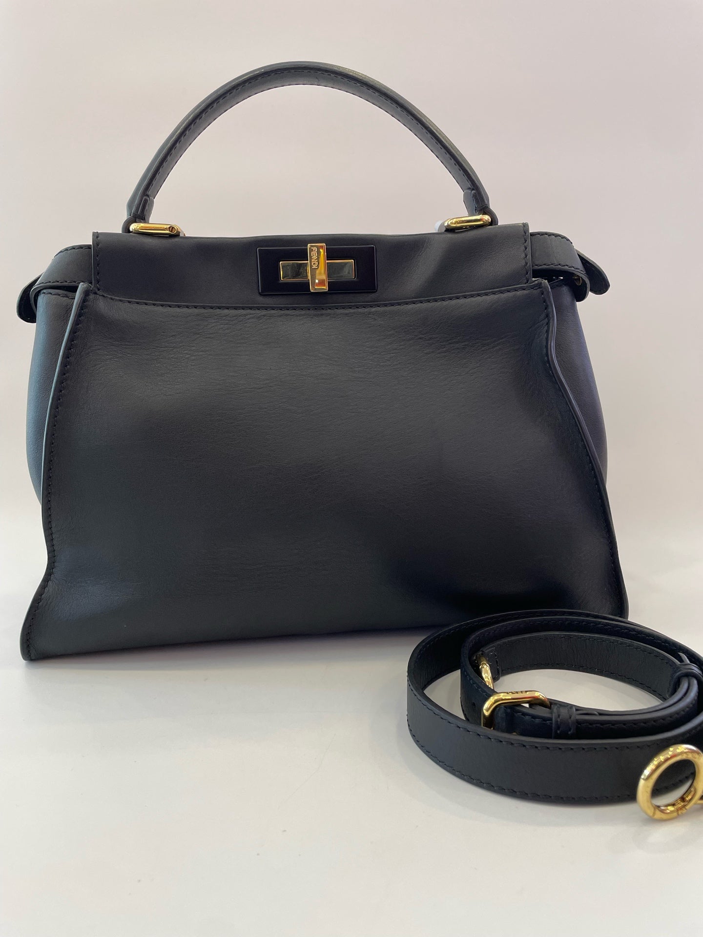 Fendi - Peekaboo - Leather - Black - (medium)