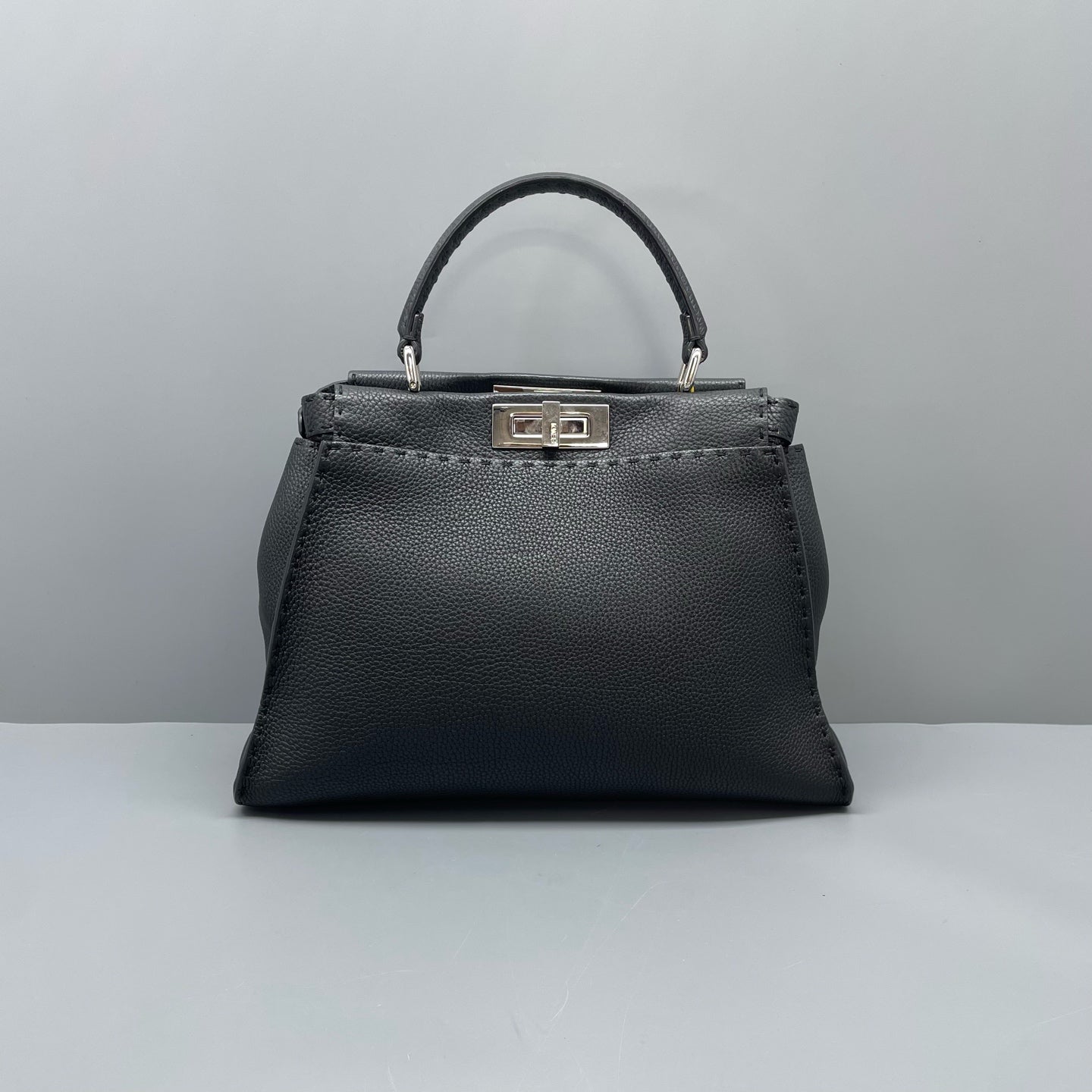 Fendi - Peekaboo - Leather - Black - (Medium)
