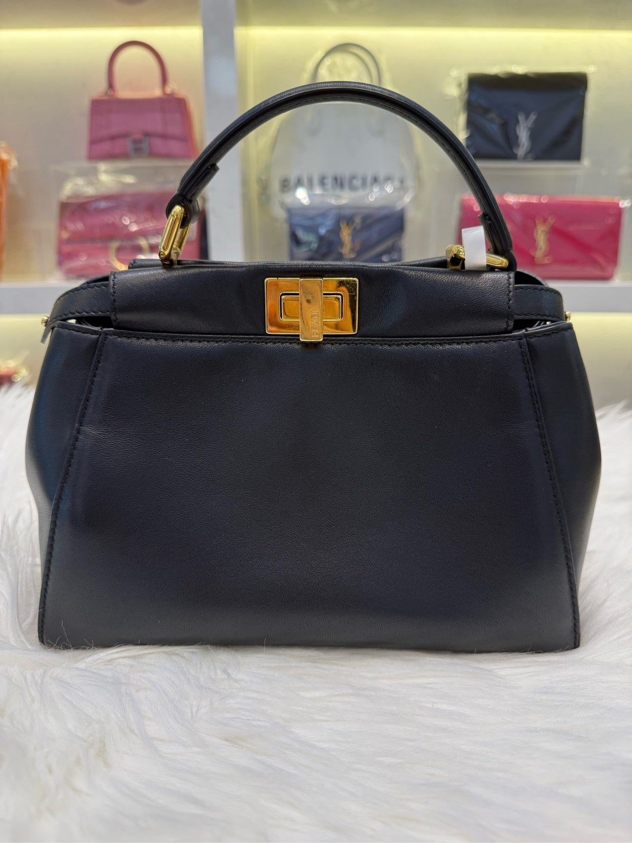 Fendi - Peekaboo - Leather - Black - (medium)
