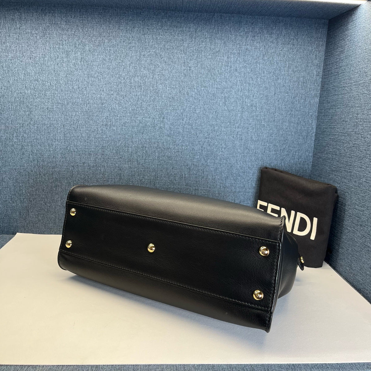 Fendi - Peekaboo - Leather - Black - (medium)
