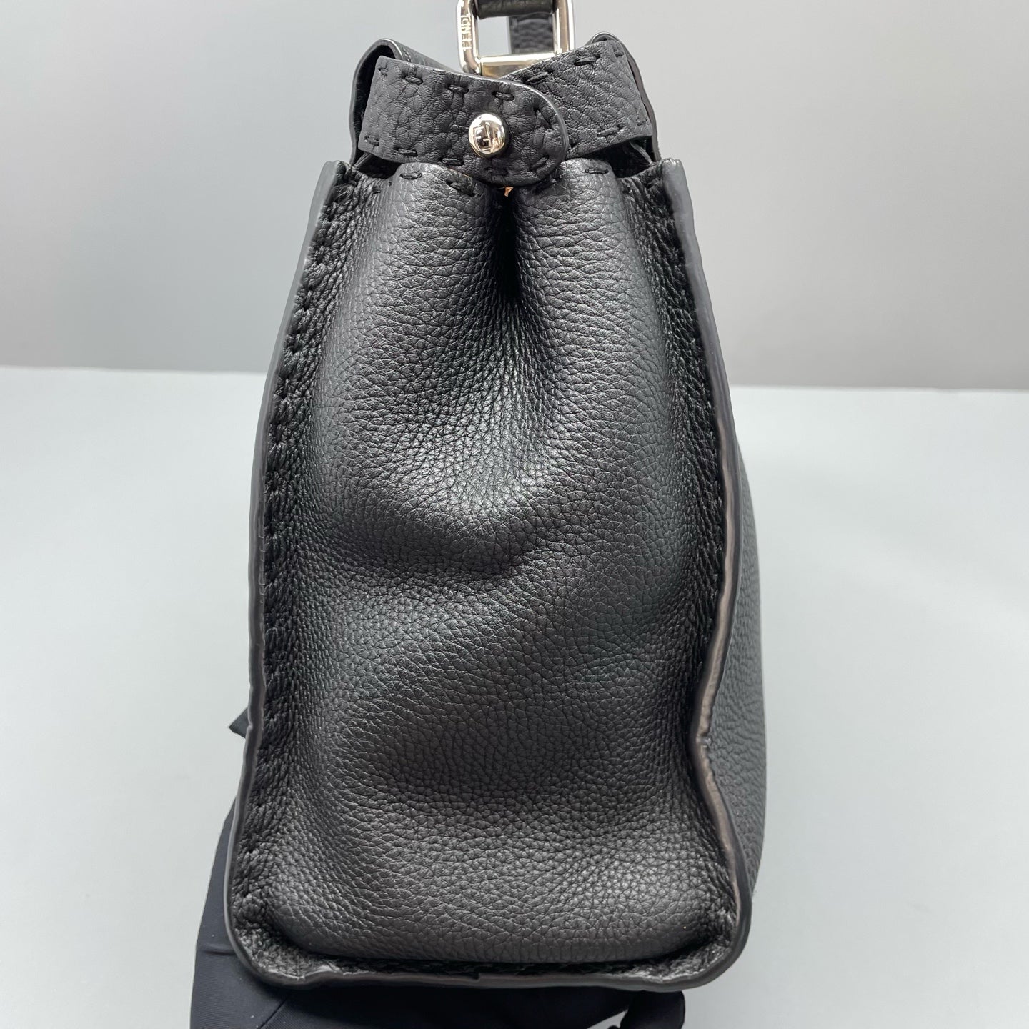 Fendi - Peekaboo - Leather - Black - (Medium)