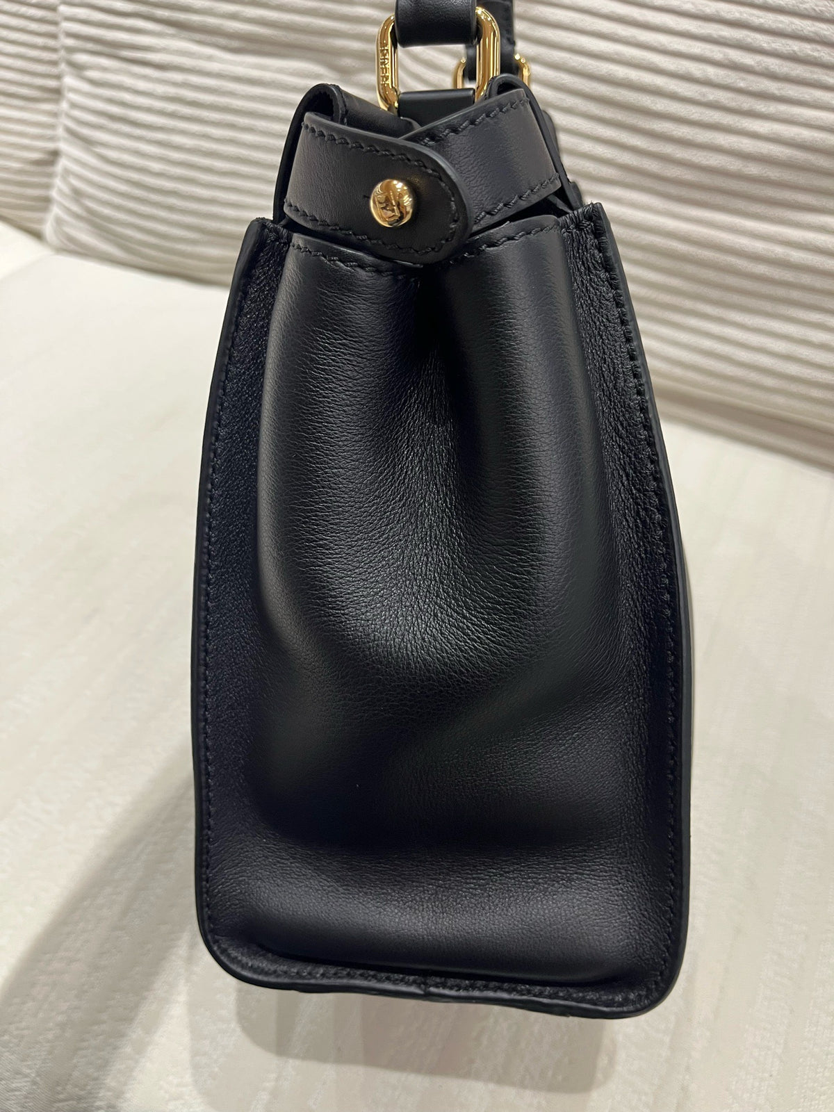 Fendi - Peekaboo - Leather - Black - (medium)