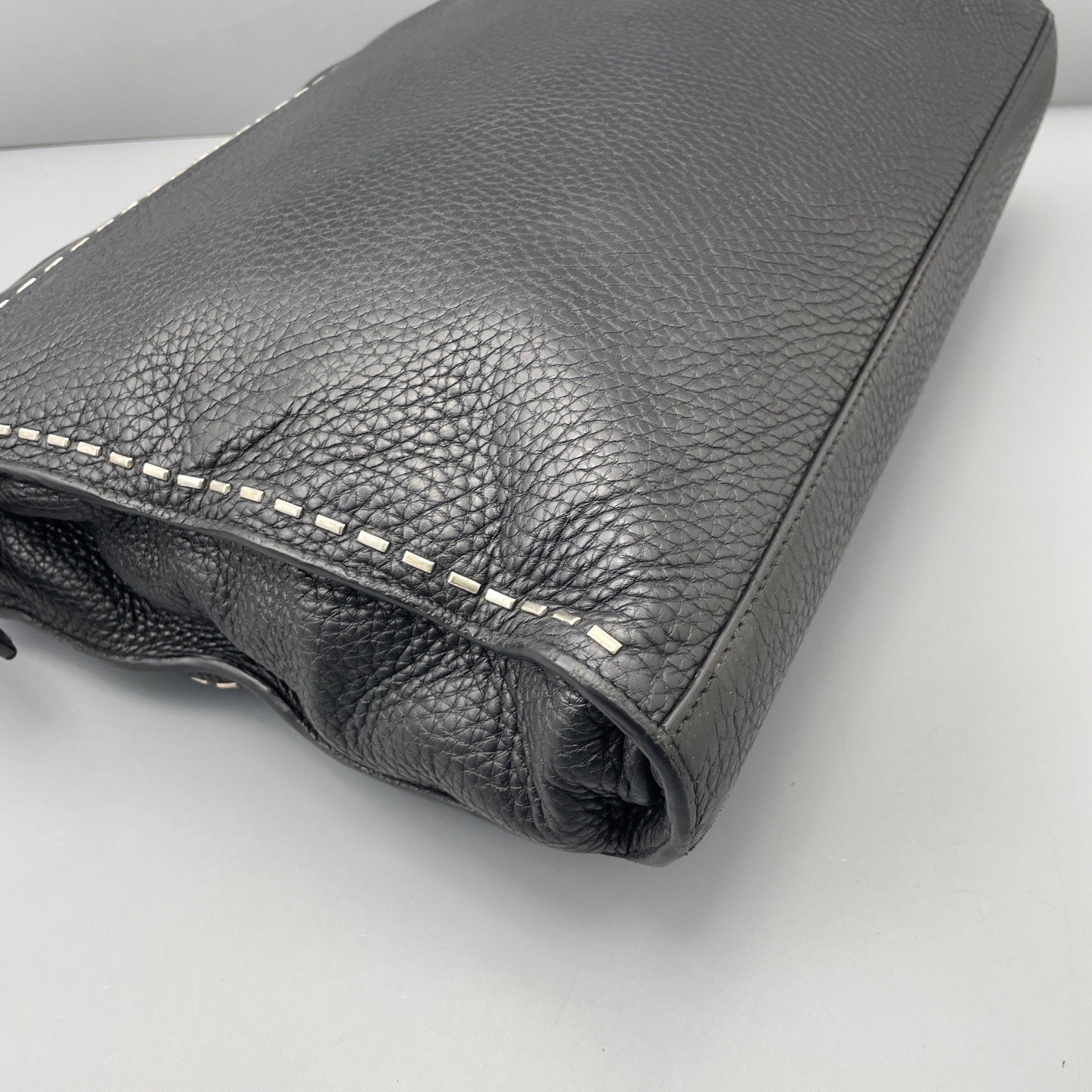 Fendi - Peekaboo - Leather - Black - (medium)