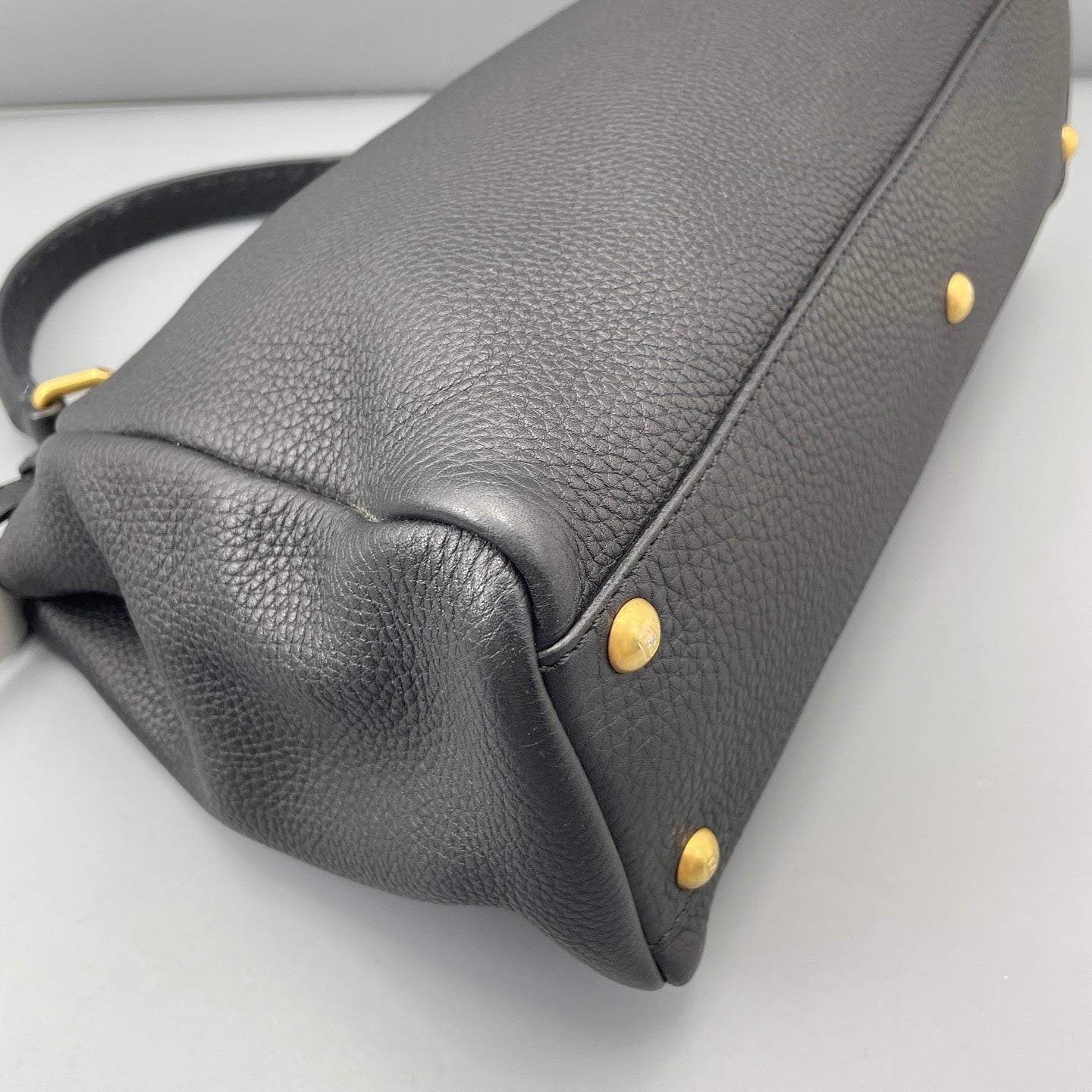 Fendi - Peekaboo - Leather - Black - (medium)