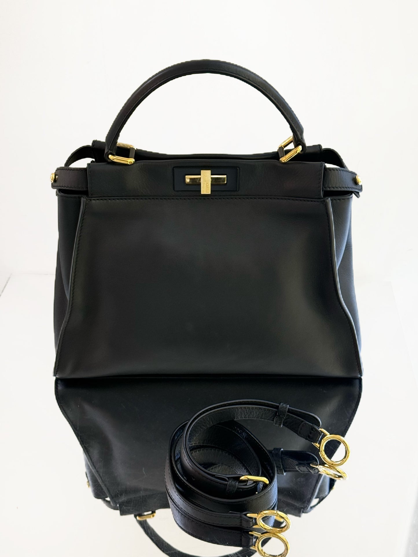 Fendi - Peekaboo - Leather - Black - (Medium)