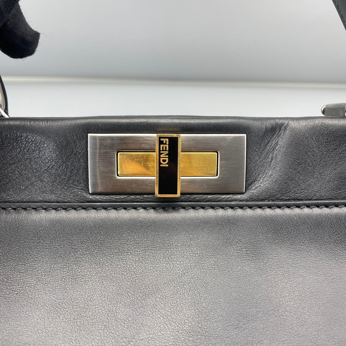 Fendi - Peekaboo - Leather - Black - (medium)