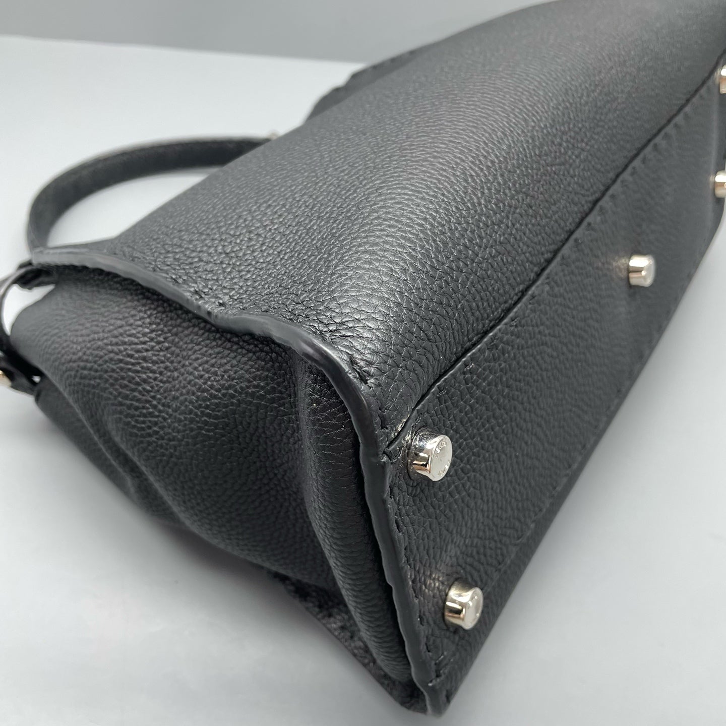 Fendi - Peekaboo - Leather - Black - (Medium)
