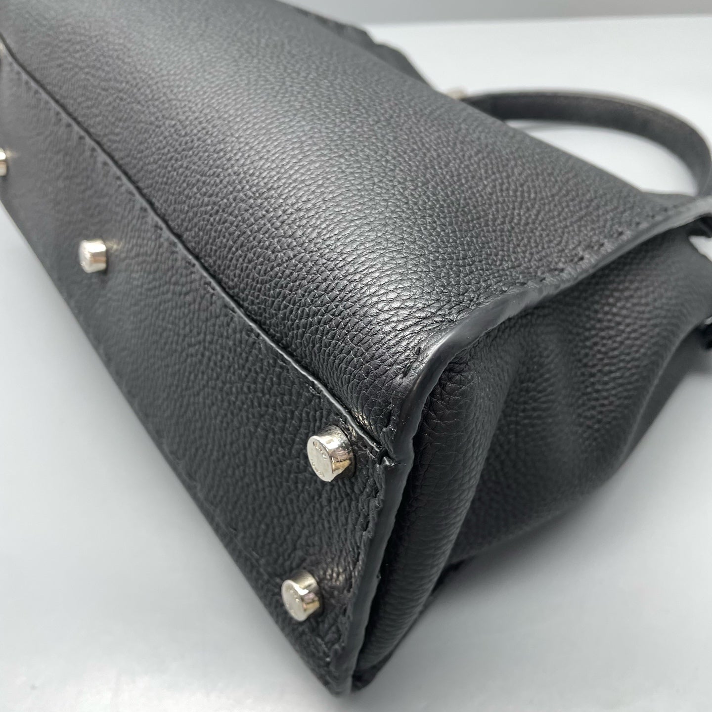 Fendi - Peekaboo - Leather - Black - (Medium)