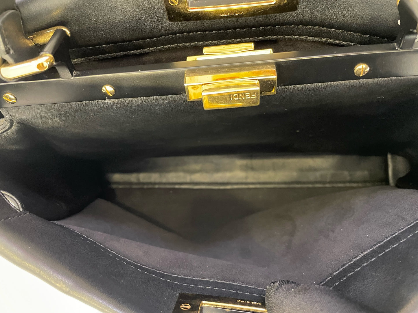 Fendi - Peekaboo - Leather - Black - (medium)