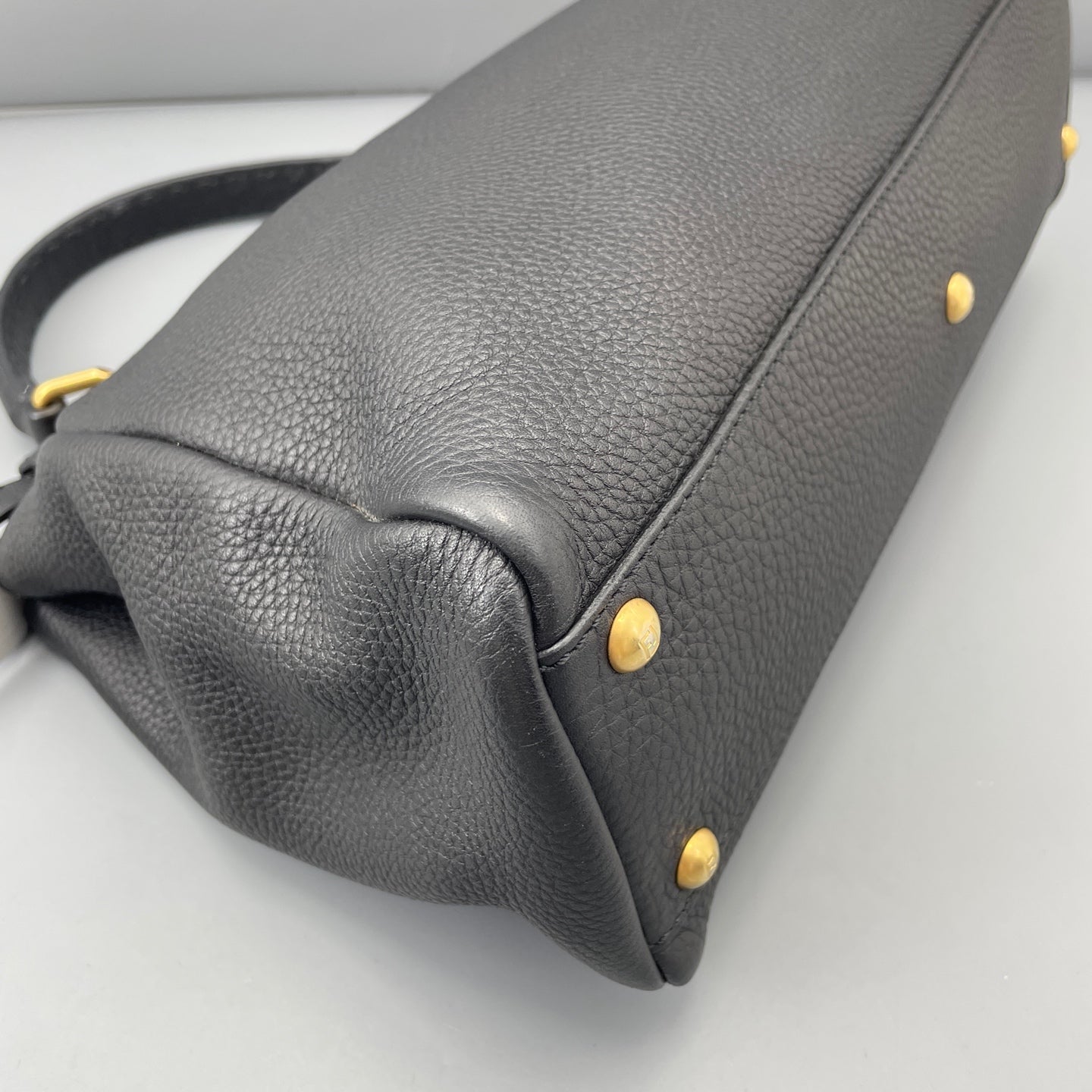 Fendi - Peekaboo - Leather - Black - (Medium)