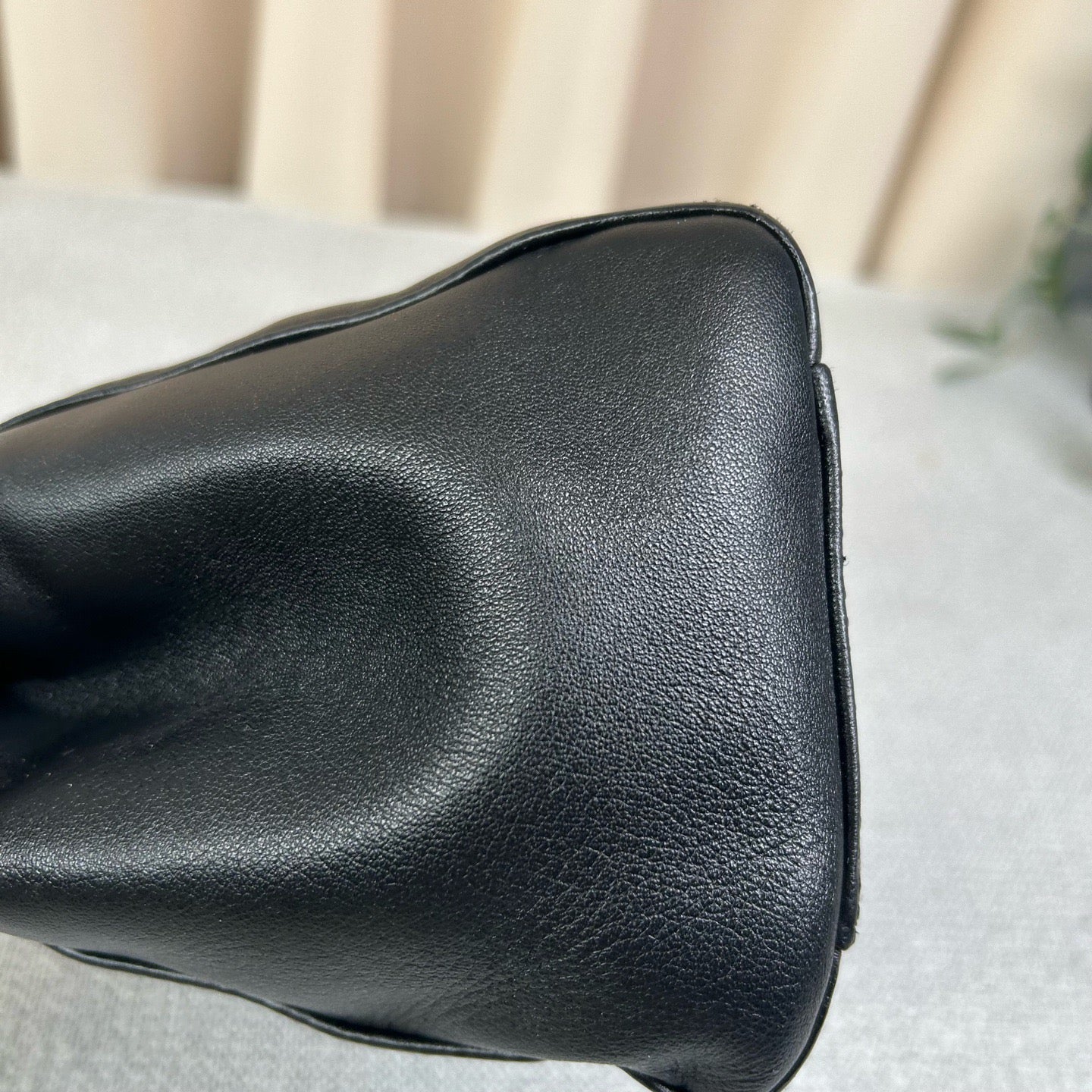 Fendi - Peekaboo - Leather - Black - (medium)