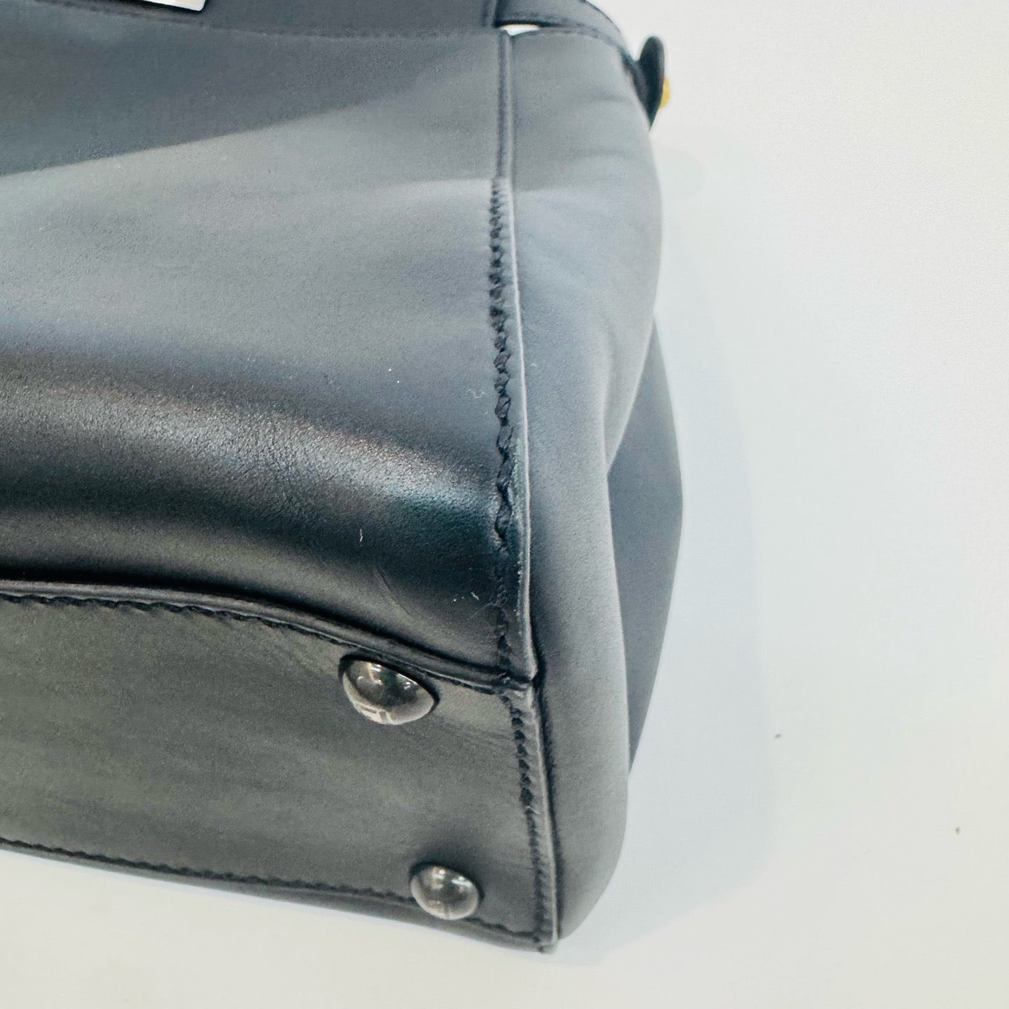 Fendi - Peekaboo - Leather - Black - (medium)