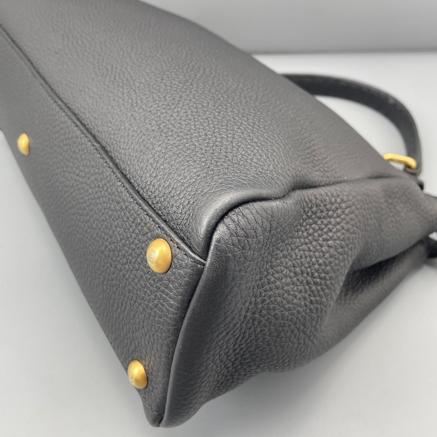 Fendi - Peekaboo - Leather - Black - (Medium)