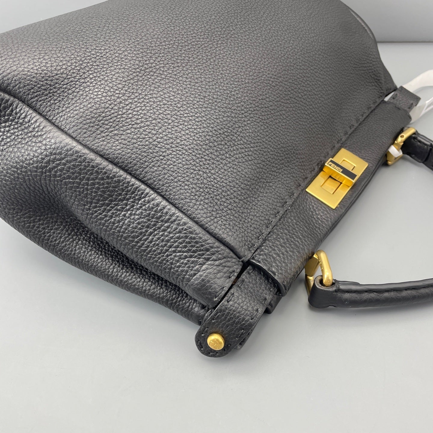 Fendi - Peekaboo - Leather - Black - (Medium)