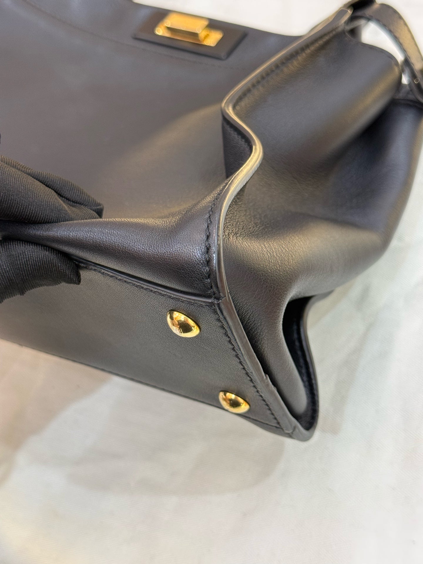 Fendi - Peekaboo - Leather - Black - (medium)