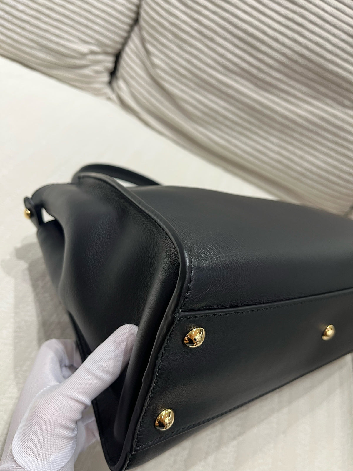 Fendi - Peekaboo - Leather - Black - (medium)
