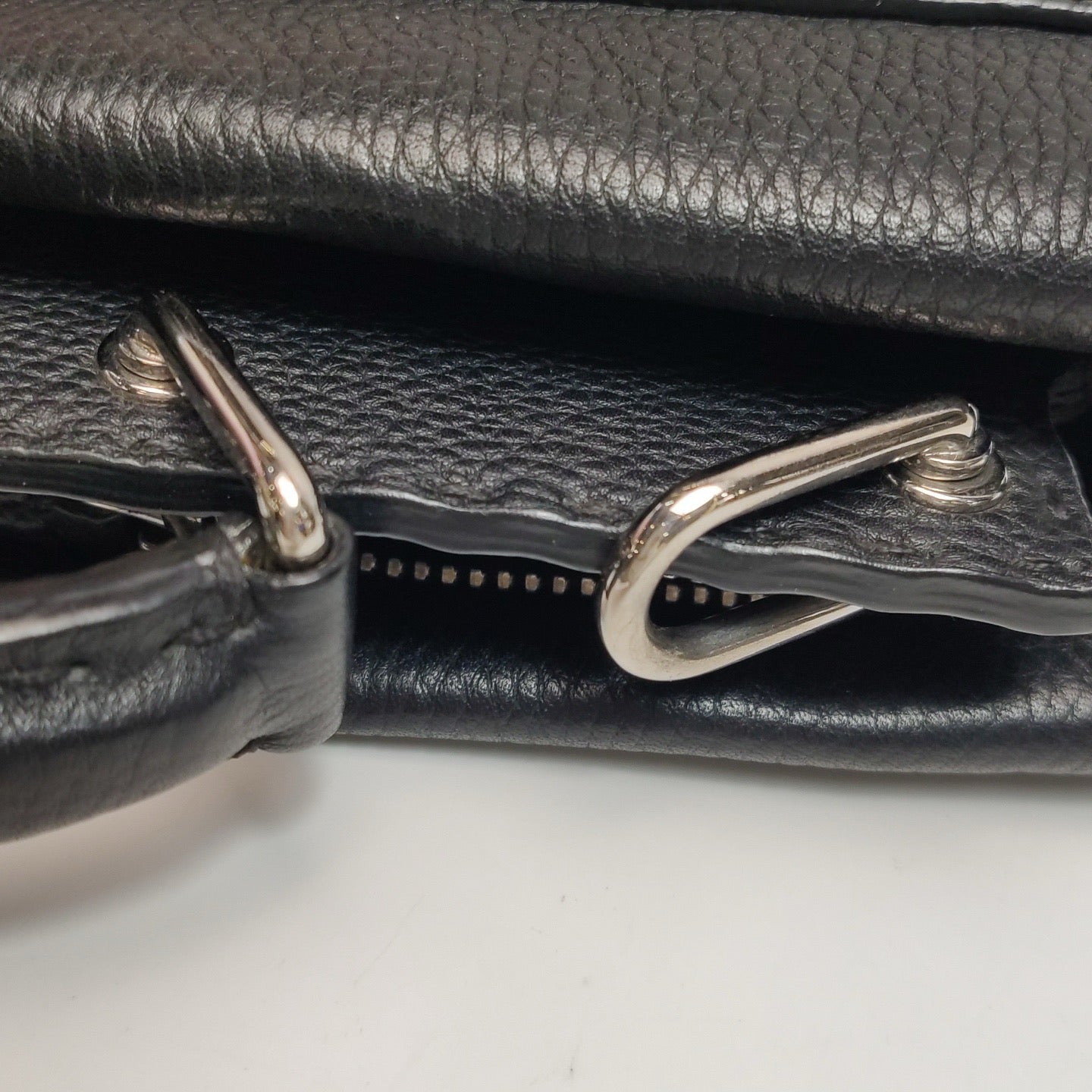 Fendi - Peekaboo - Leather - Black - (medium)