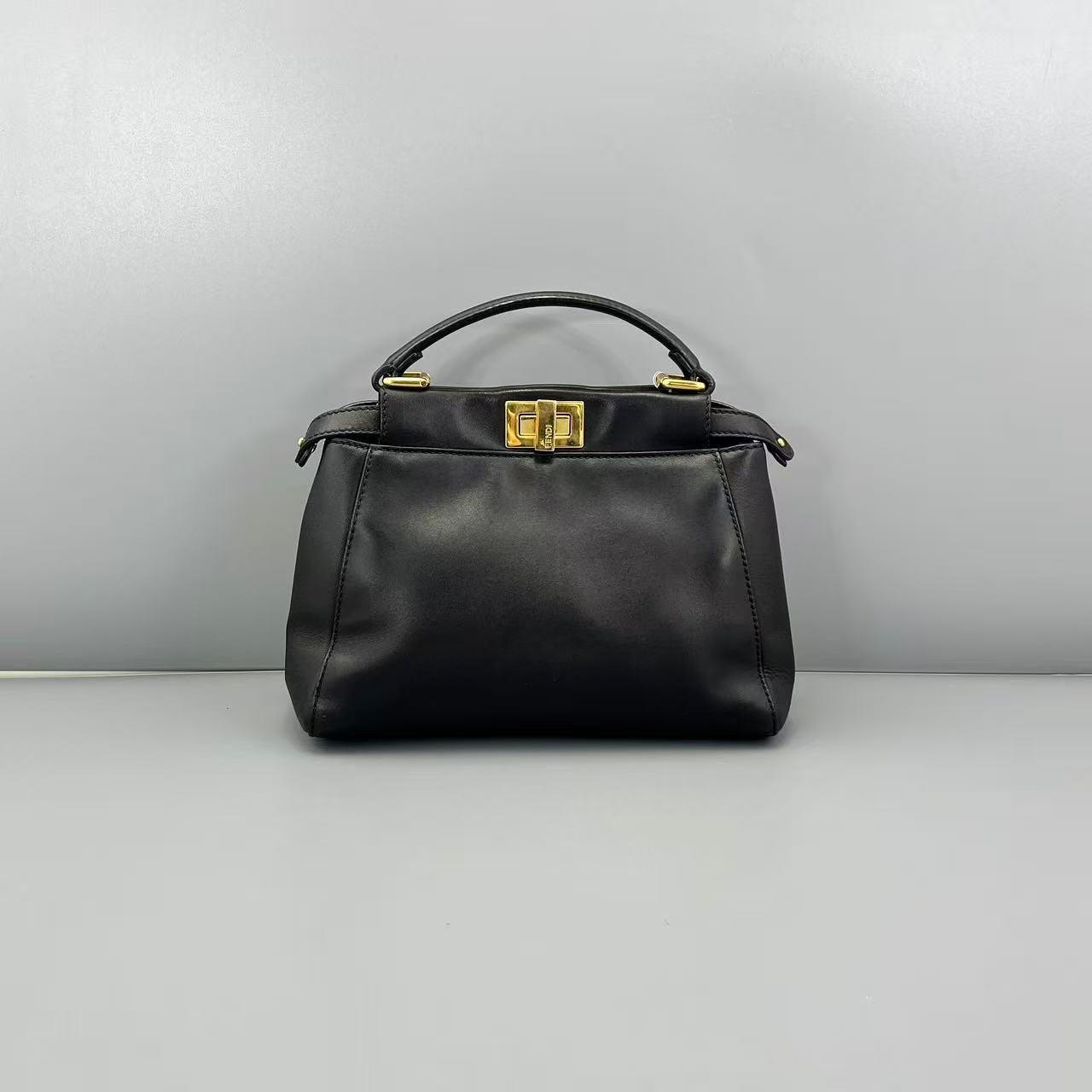 Fendi - Peekaboo - Leather - Black - (Small)