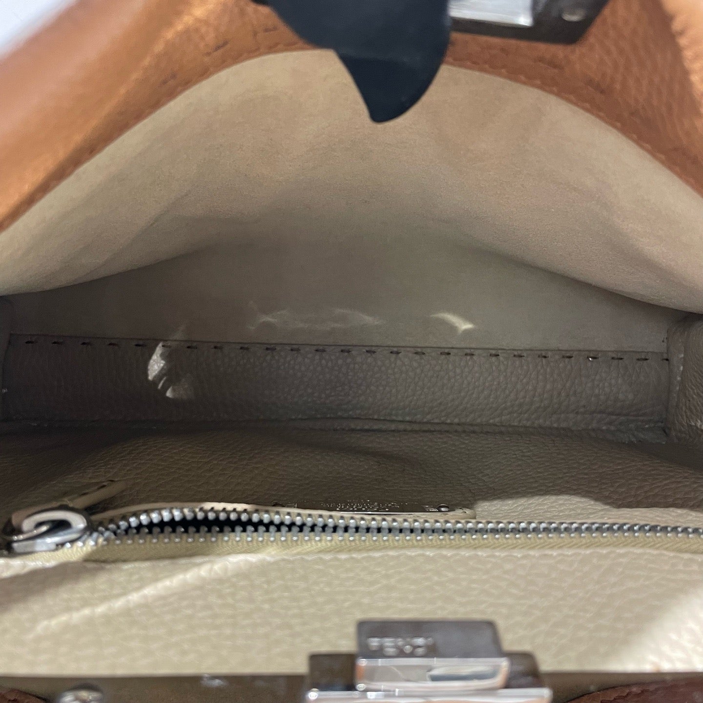 Fendi - Peekaboo - Leather - Brown - (medium)