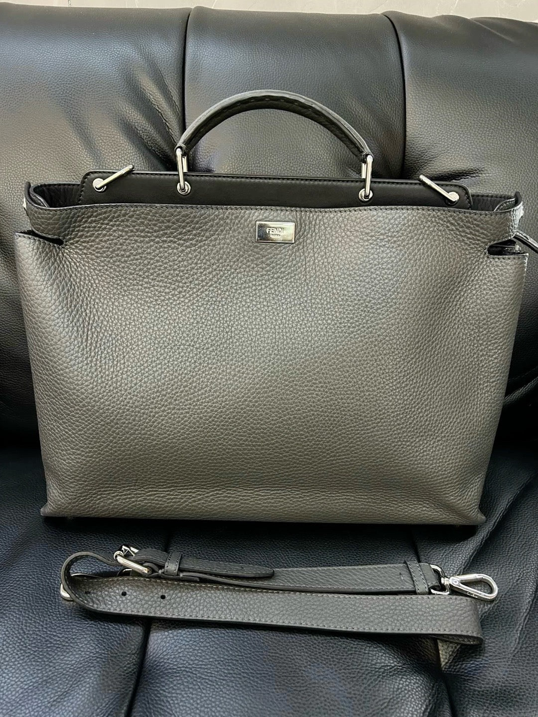 Fendi - Peekaboo - Leather - Grey - (large)