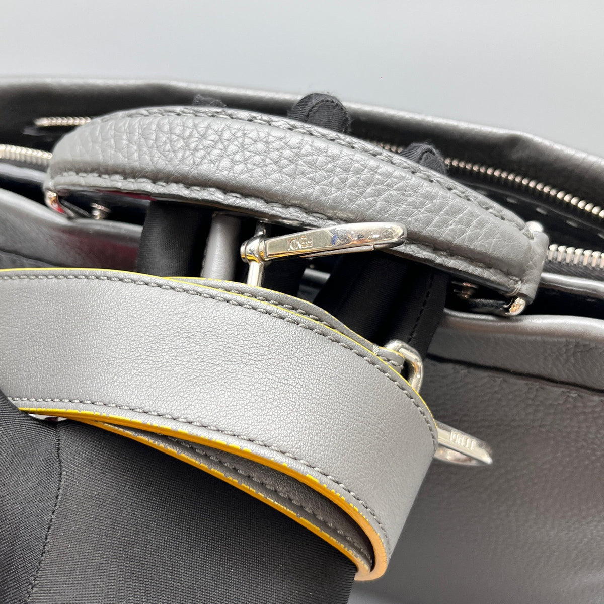 Fendi - Peekaboo - Leather - Grey - (medium)