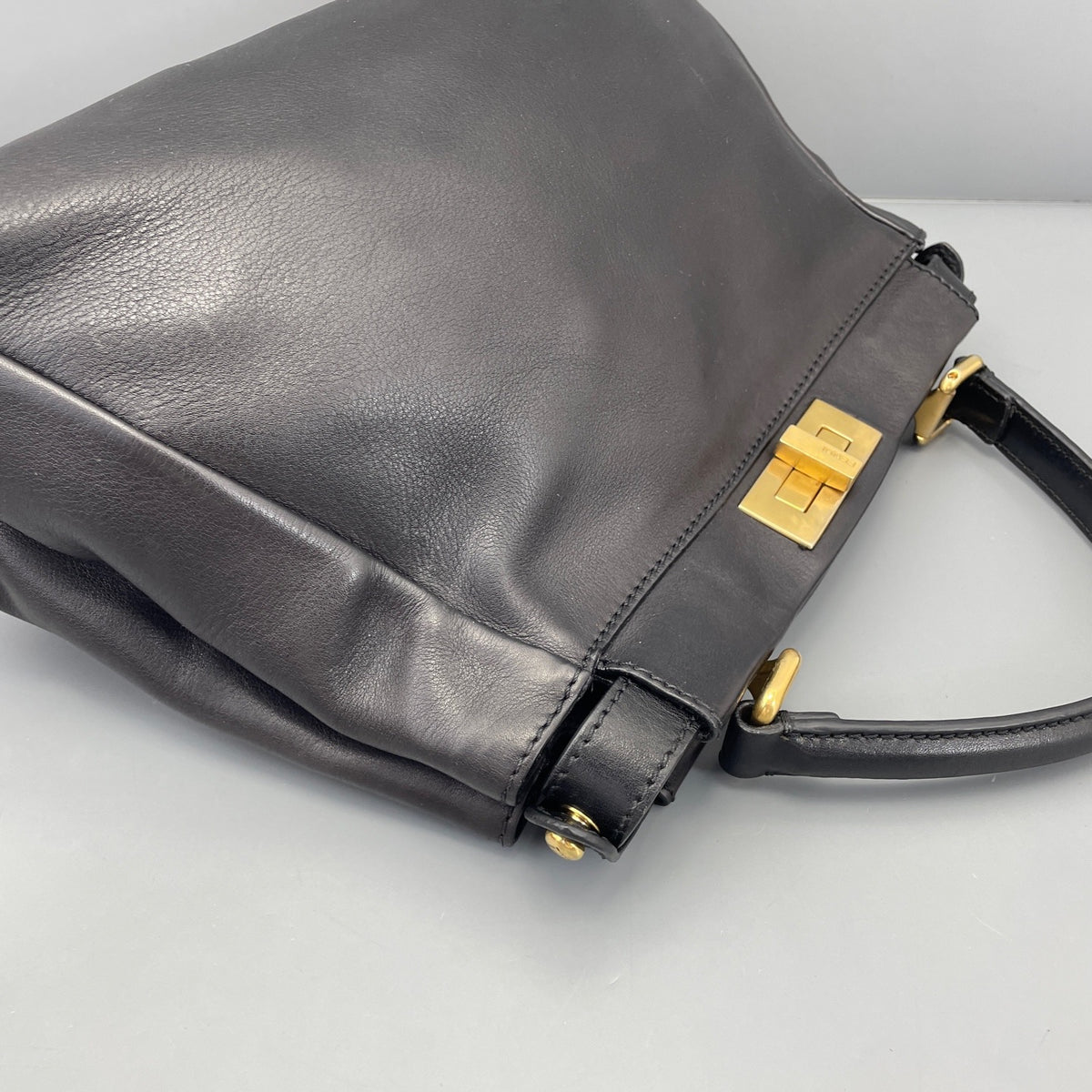 Fendi - Peekaboo Medium - Leather - Black - (medium)