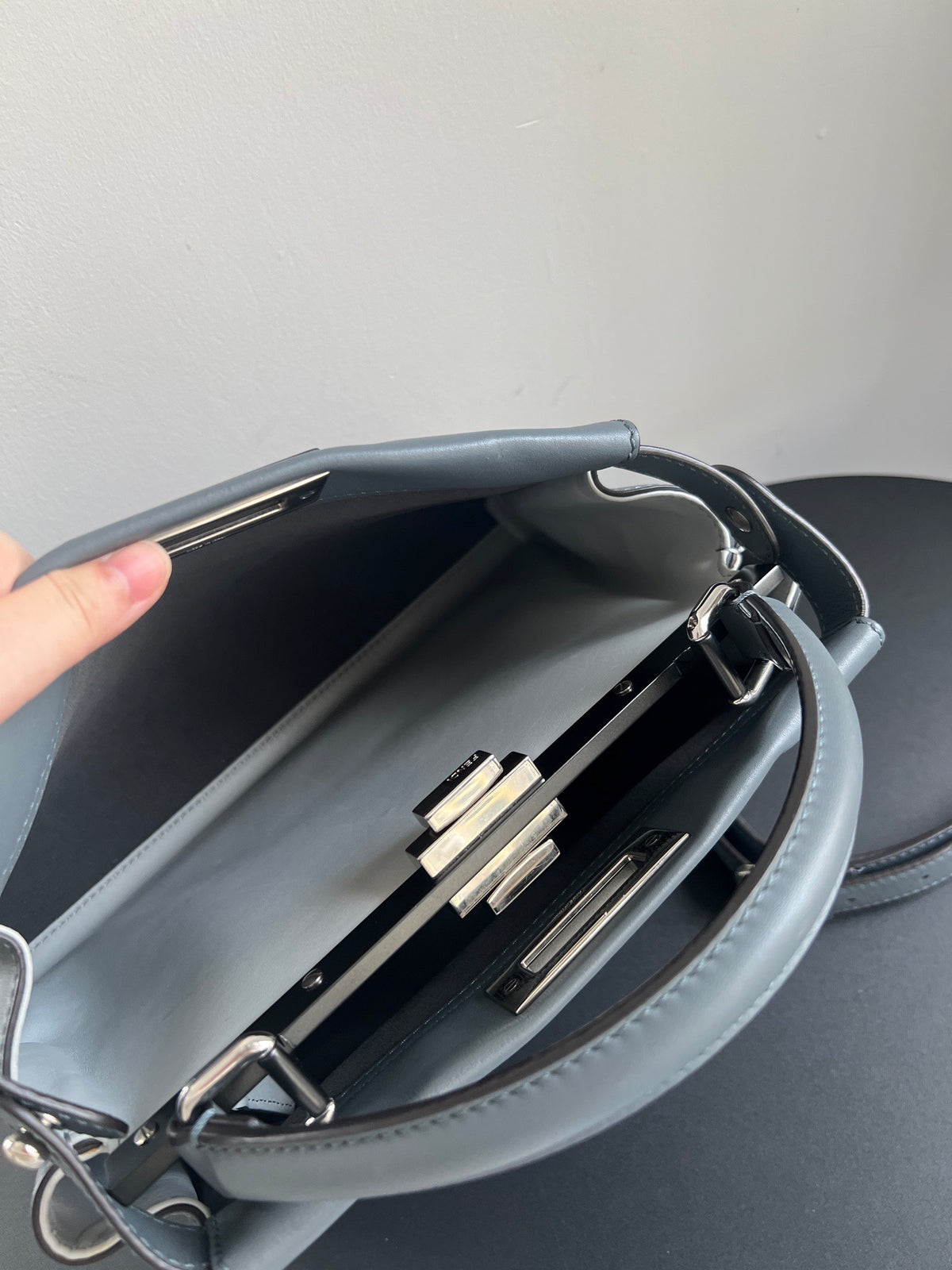 Fendi - Peekaboo Medium - Leather - Blue - (medium)