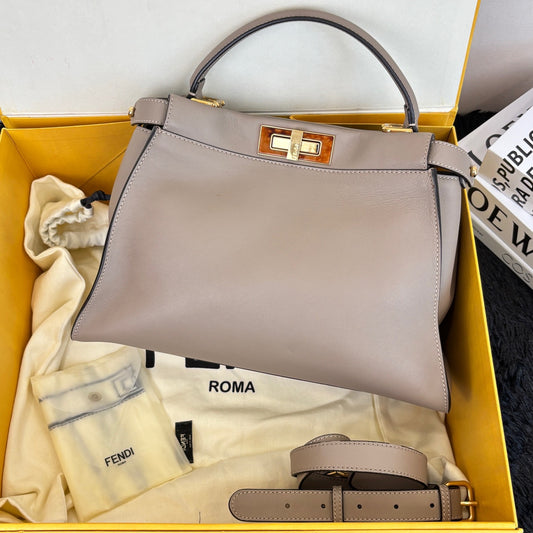 Fendi - Peekaboo Medium - Leather - Grey - (medium)