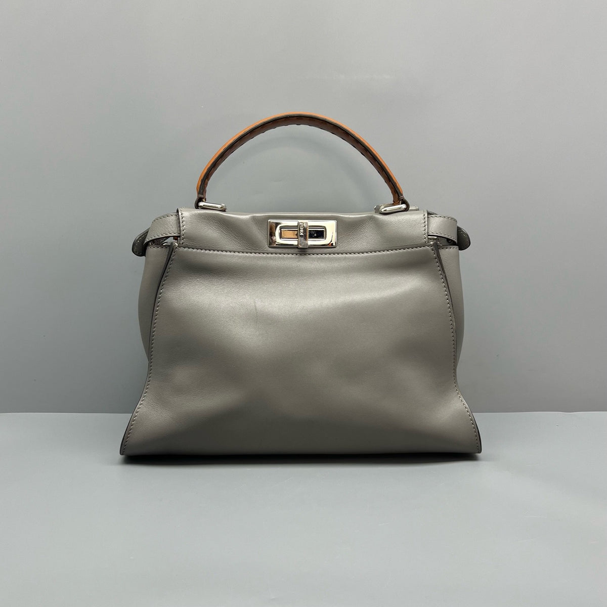Fendi - Peekaboo Medium - Leather - Grey - (medium)