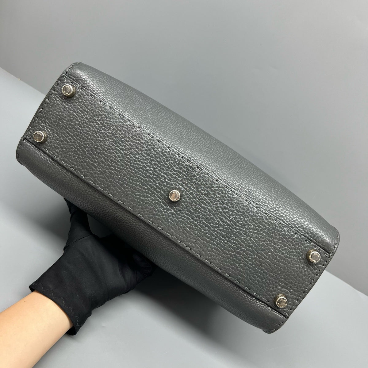 Fendi - Peekaboo Medium - Leather - Grey - (medium)
