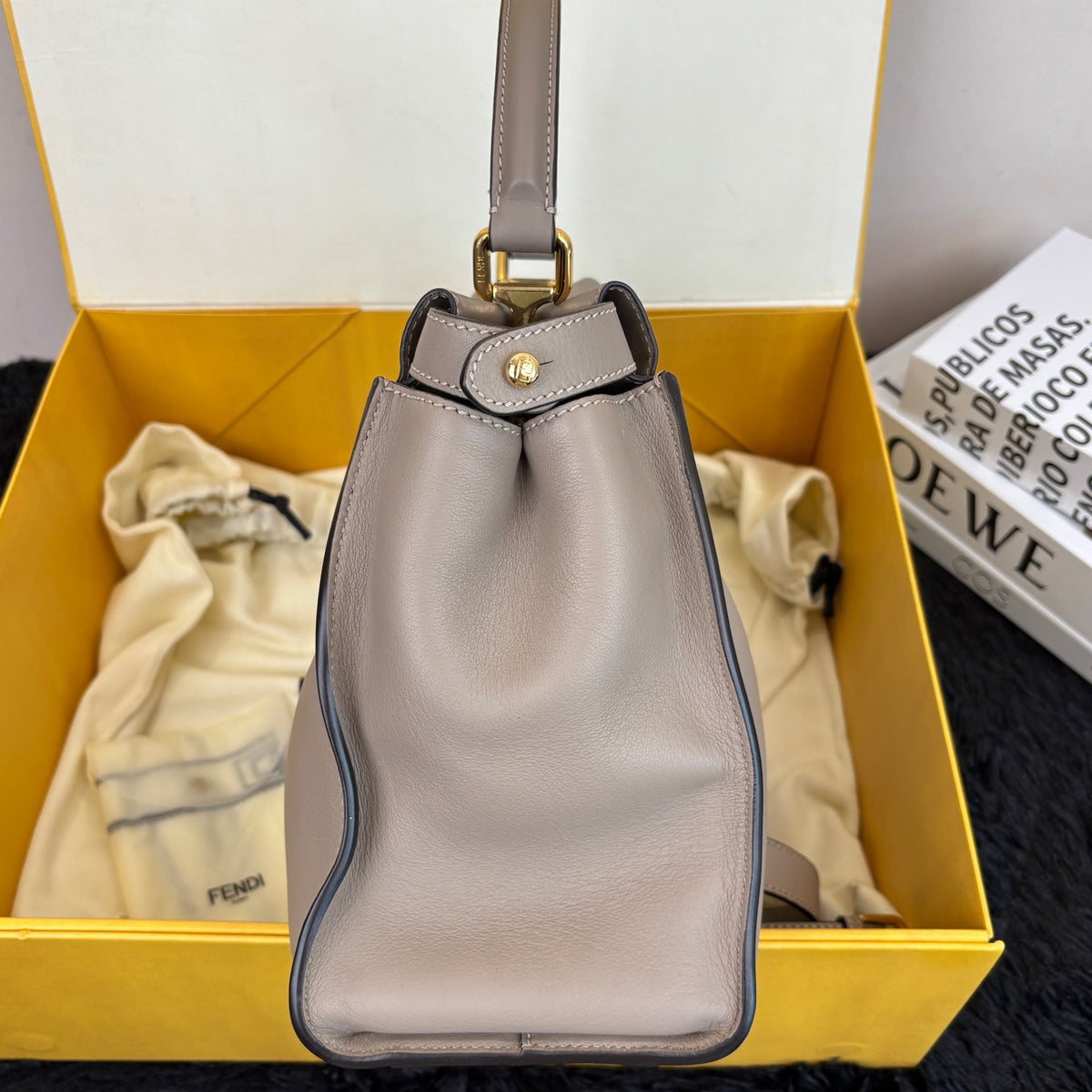 Fendi - Peekaboo Medium - Leather - Grey - (medium)