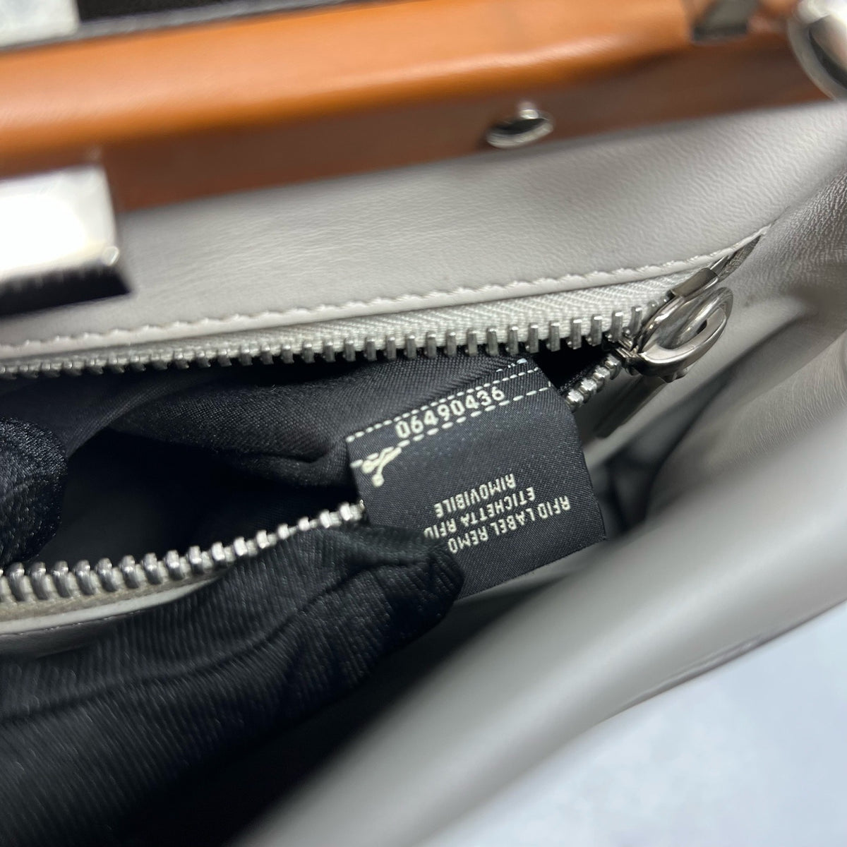 Fendi - Peekaboo Medium - Leather - Grey - (medium)