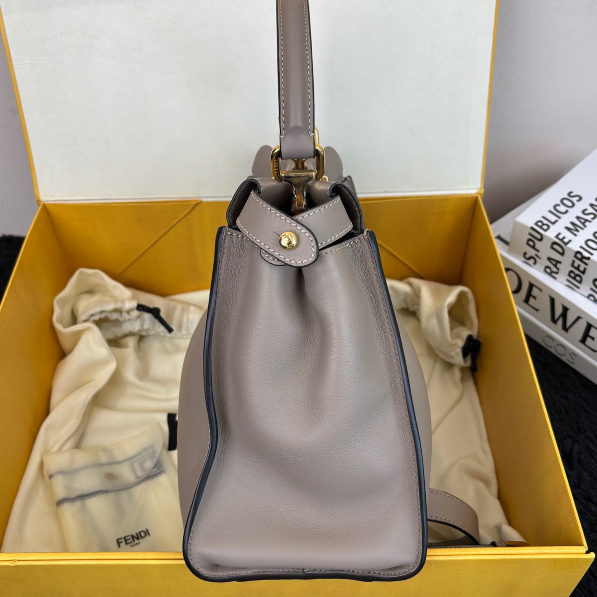 Fendi - Peekaboo Medium - Leather - Grey - (medium)