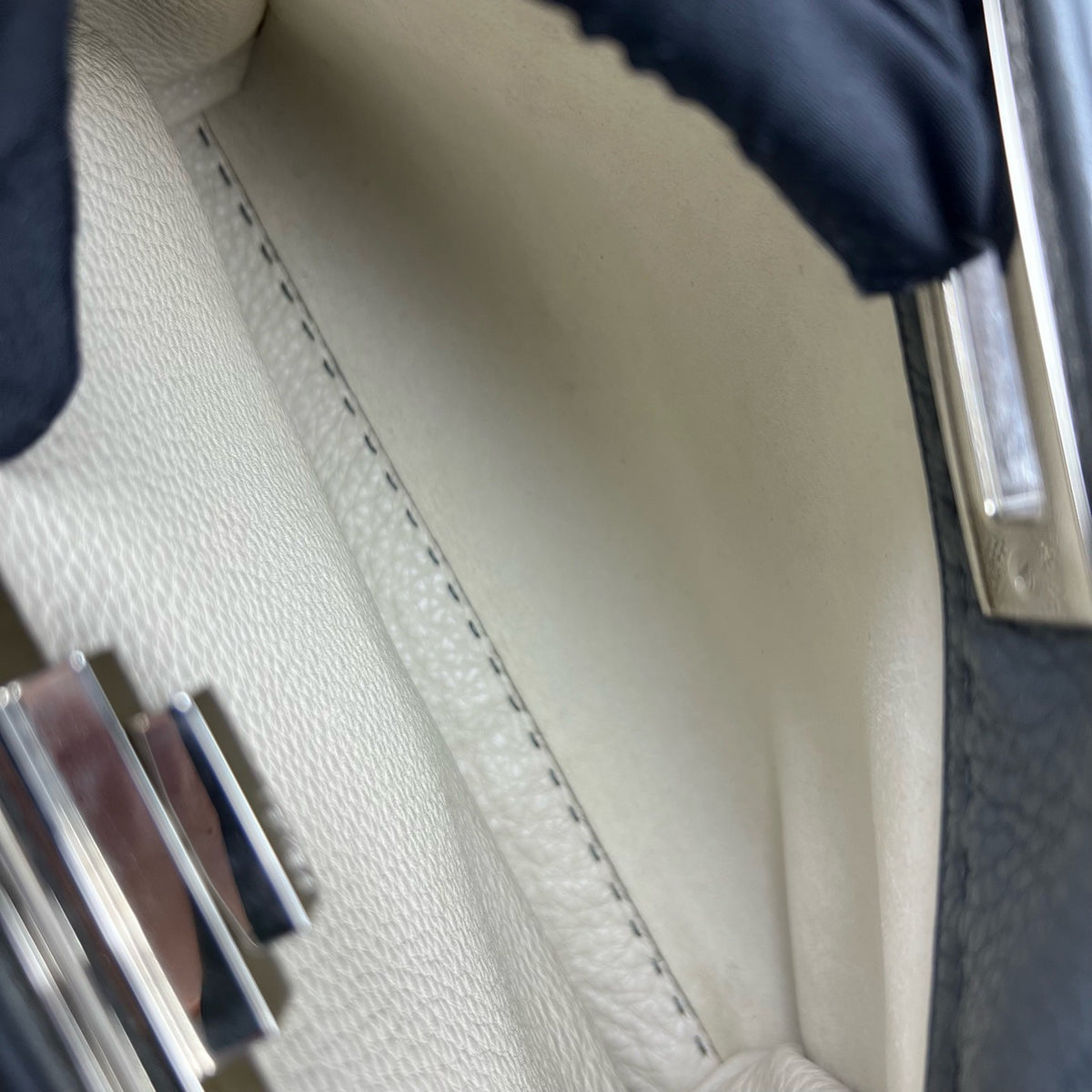 Fendi - Peekaboo Medium - Leather - Grey - (medium)