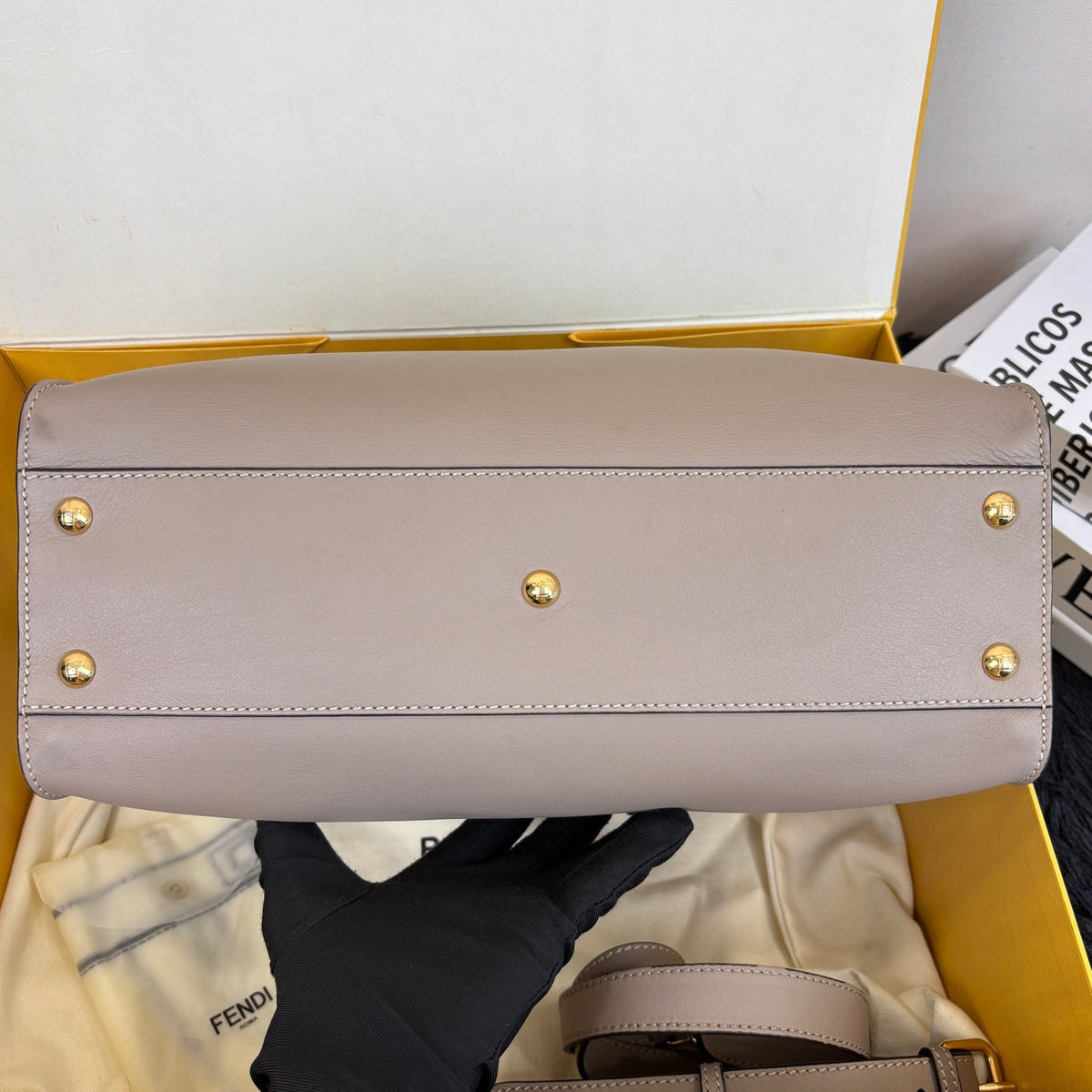 Fendi - Peekaboo Medium - Leather - Grey - (medium)
