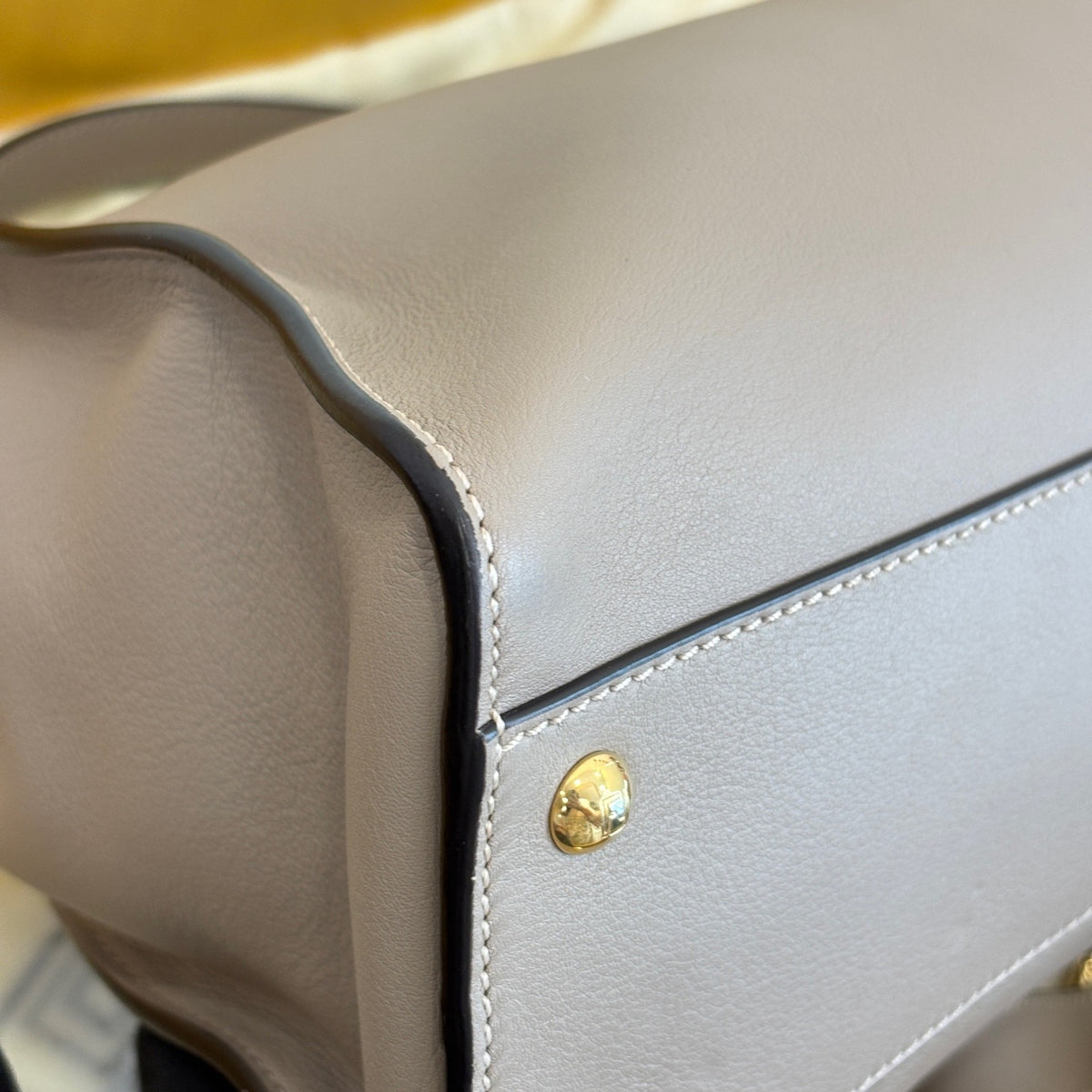 Fendi - Peekaboo Medium - Leather - Grey - (medium)