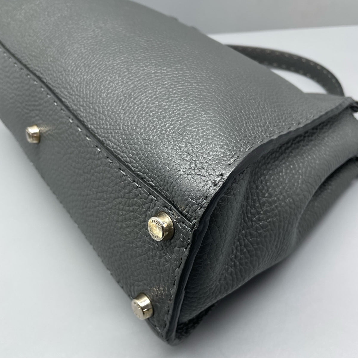 Fendi - Peekaboo Medium - Leather - Grey - (medium)
