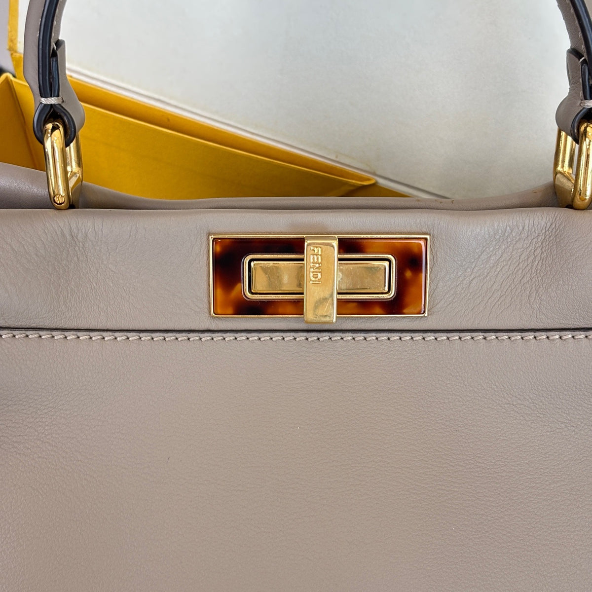 Fendi - Peekaboo Medium - Leather - Grey - (medium)