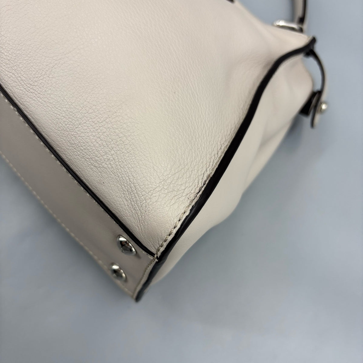 Fendi - Peekaboo Medium - Leather - Grey - (Medium)