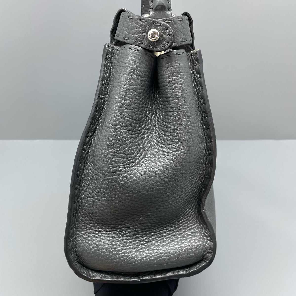Fendi - Peekaboo Medium - Leather - Grey - (medium)