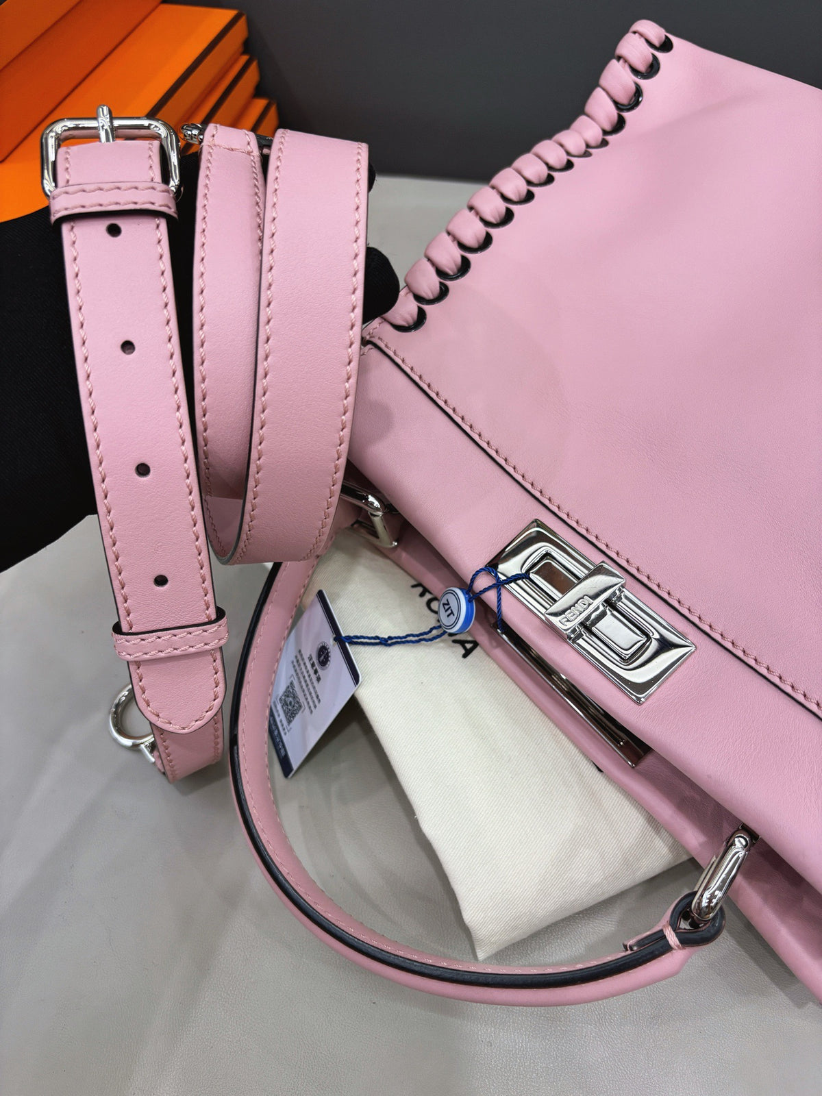 Fendi - Peekaboo Medium - Leather - Pink - (Medium)