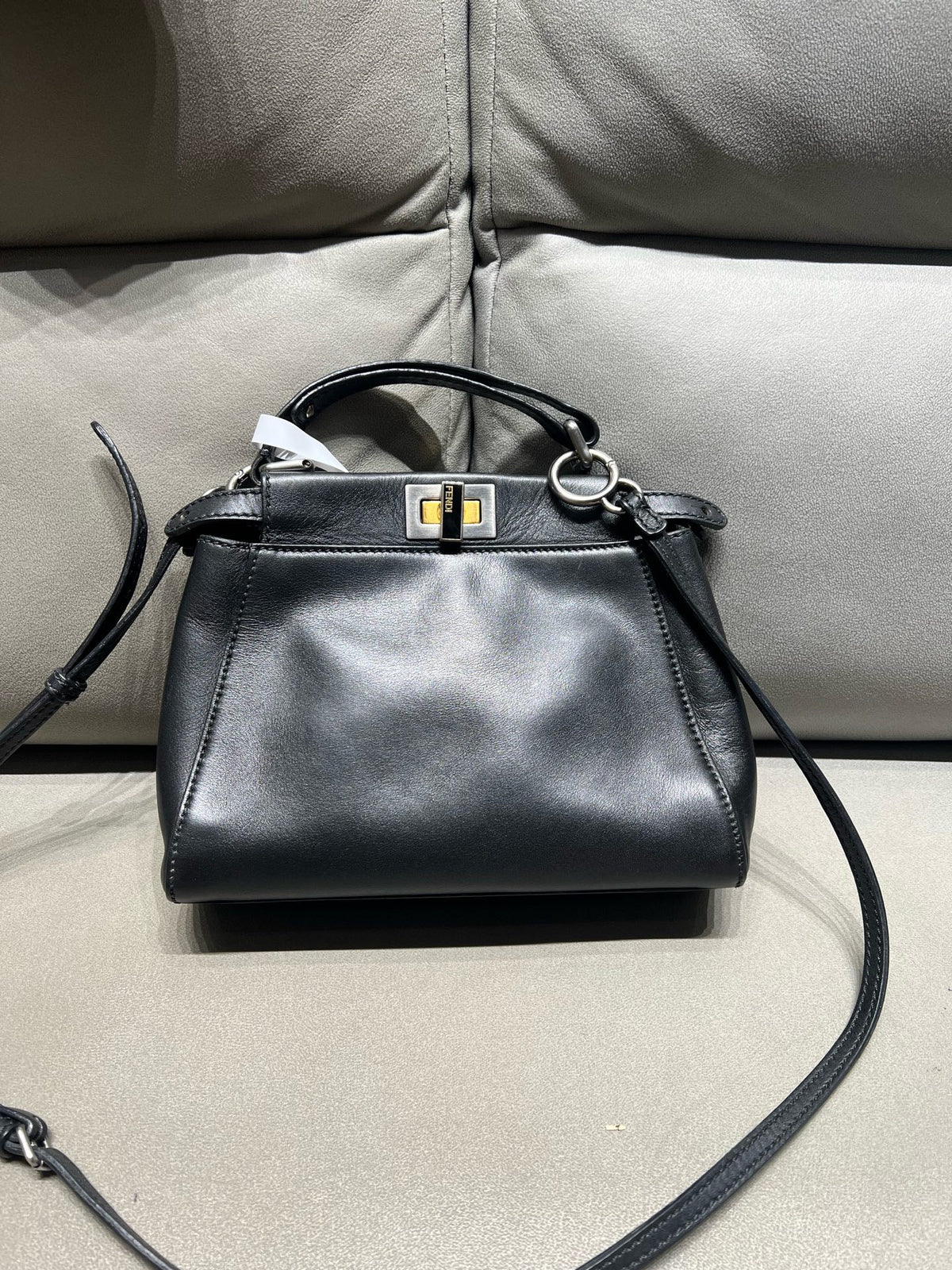 Fendi - Peekaboo Small - Leather - Black - (Small)
