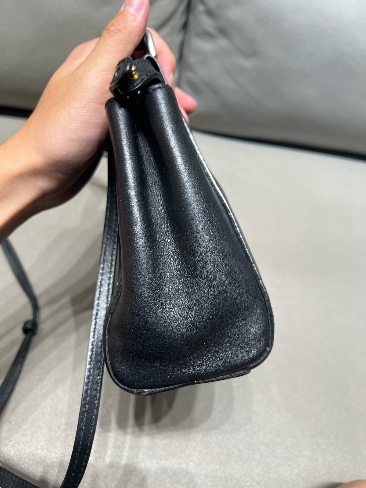 Fendi - Peekaboo Small - Leather - Black - (Small)